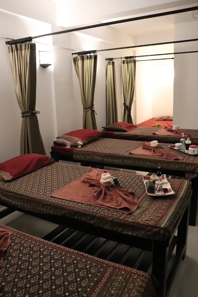 Romina massage Bangkok photo