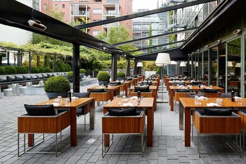 Roomers Frankfurt, Autograph Collection photo