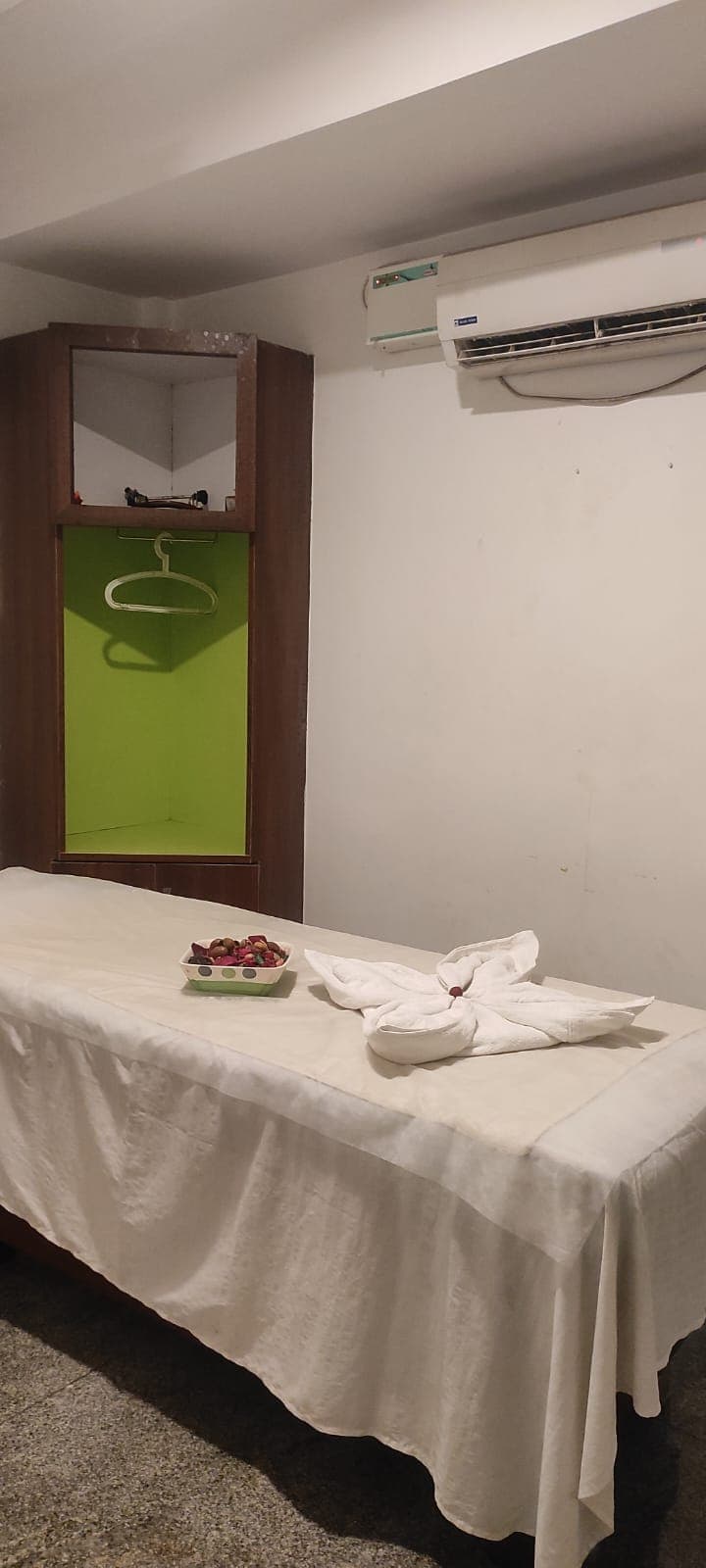 Roots Slimming,Spa & Beauty clinic Bangalore photo