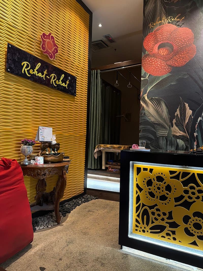 Royal Heritage Spa & wellnes Center Setapak photo