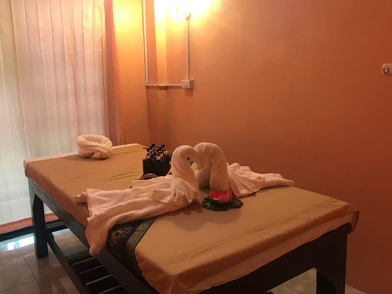 Ruean Kamol Thai Traditional Massage Shop Phra Phutthabat photo