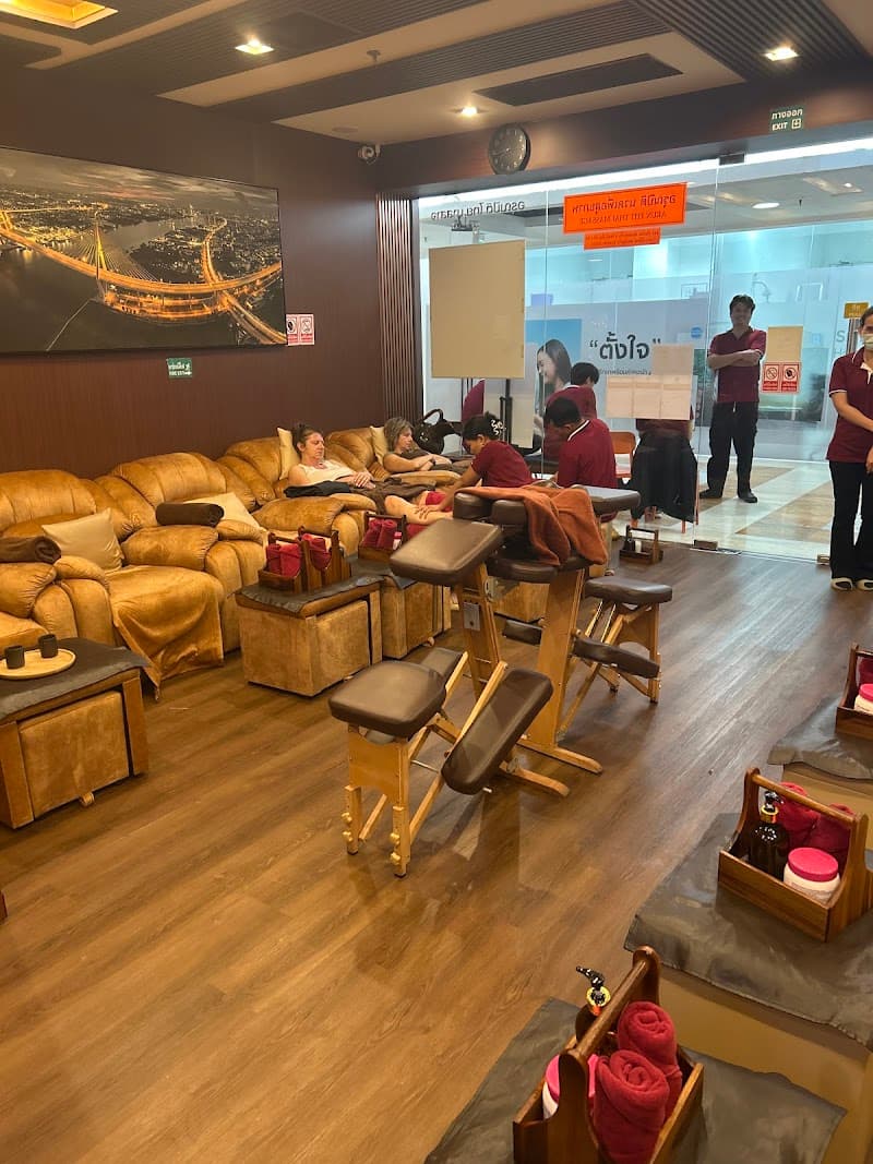 Rung Arun Health Massage Bangkok photo