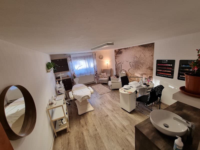 Salon Academie Zadní Třebaň photo