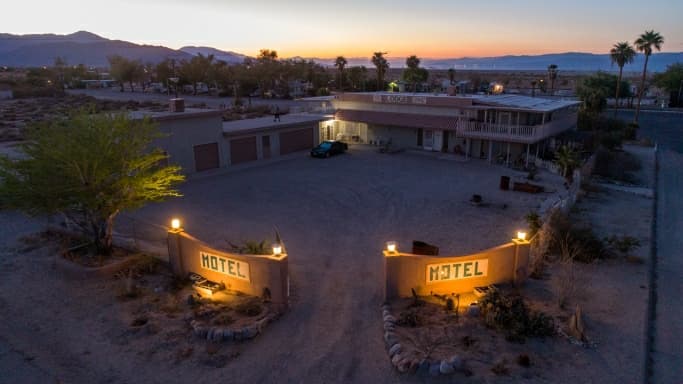 Salton Sea Rub & Tug Thermal photo