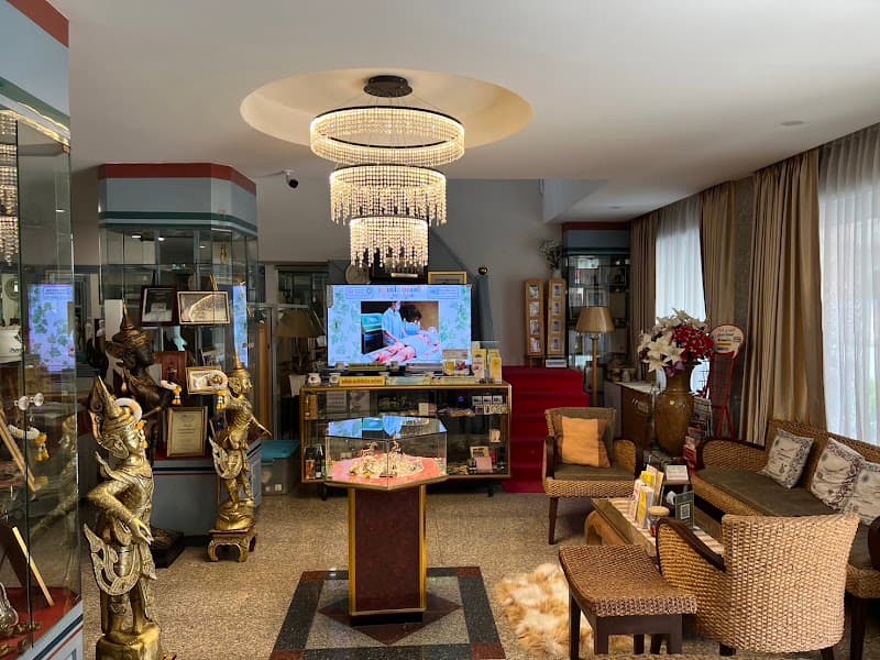 Sammie and Sandy Beauty Spa. Bangkok photo