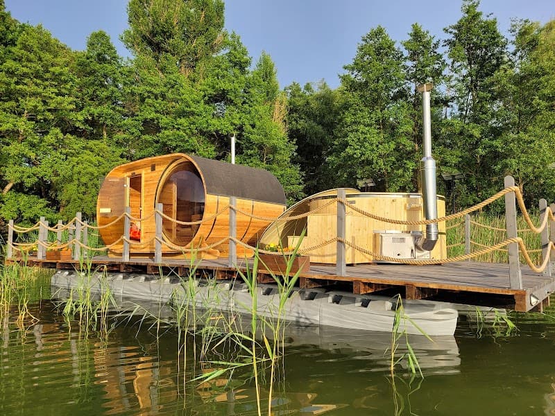 Sauna i Balia na Wodzie / Wypożyczalnia Sprzętu Wodnego - Jezioro Lubikowo photo