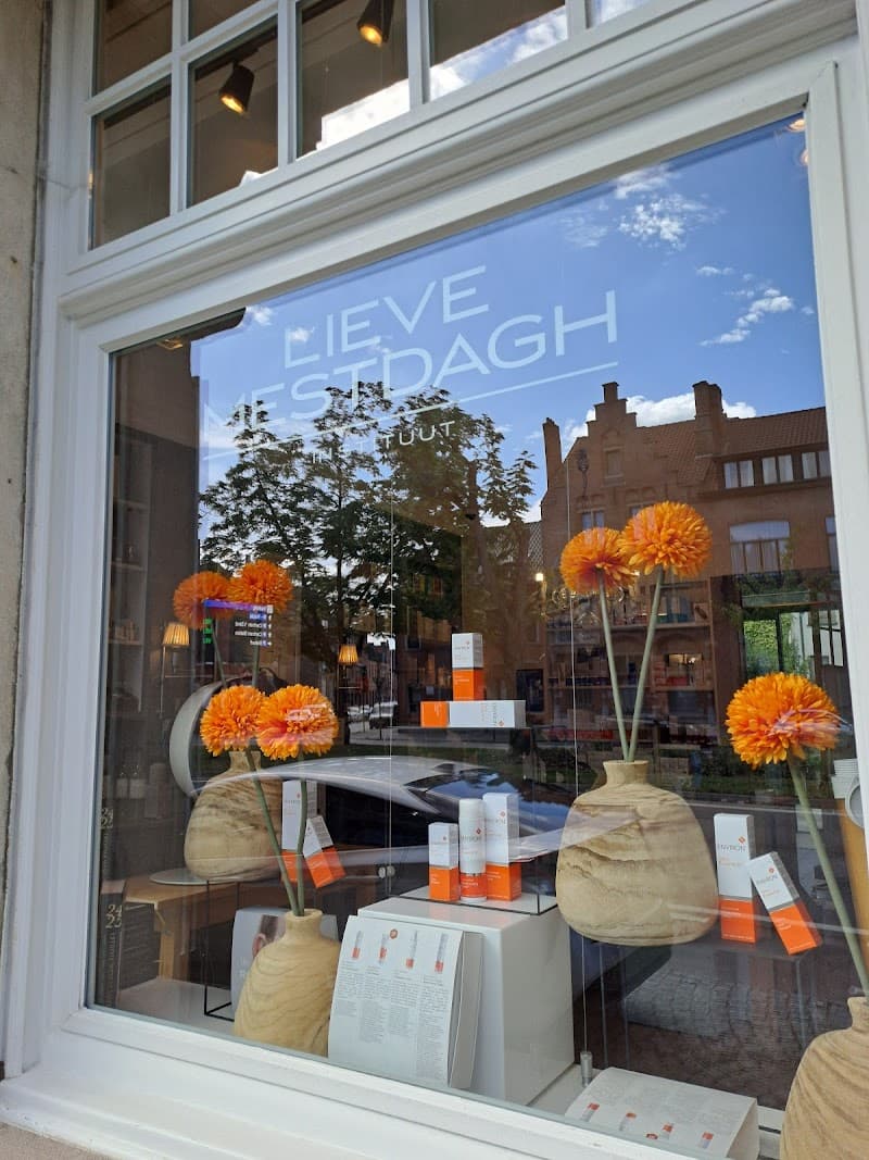 Schoonheidsspecialiste lieve mestdagh Bruges photo
