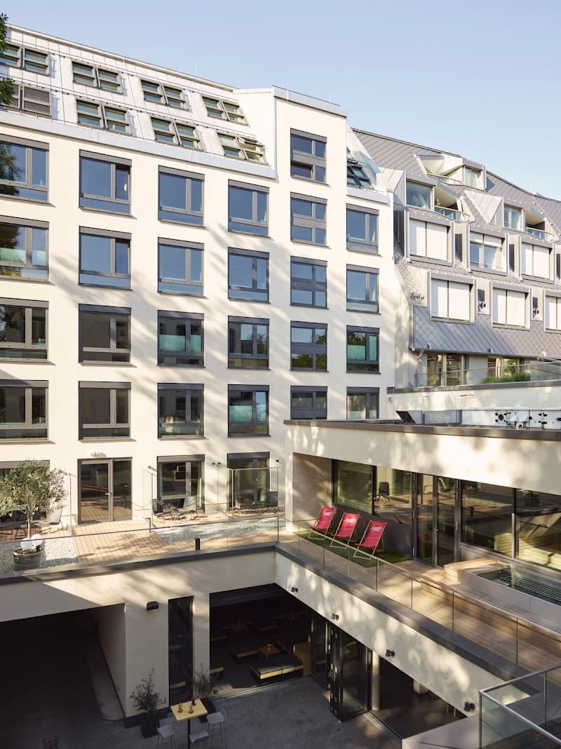 Schwabinger Wahrheit by Geisel Munich photo