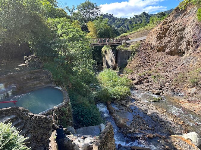 Screw's Sulfur Spas Wotten Waven photo