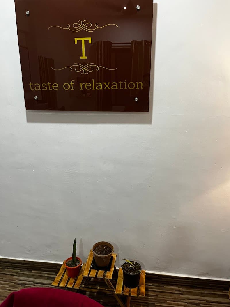 Sculpturers swedish and sports massage Vasai photo