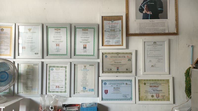 Sehat Bugar Novi - Pijat Urat Bekam Steril Holistik Denpasar photo