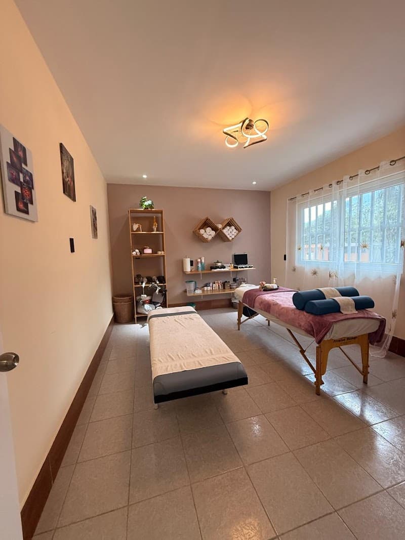 Shanti Quiro-Spa Santa Cruz Barillas photo