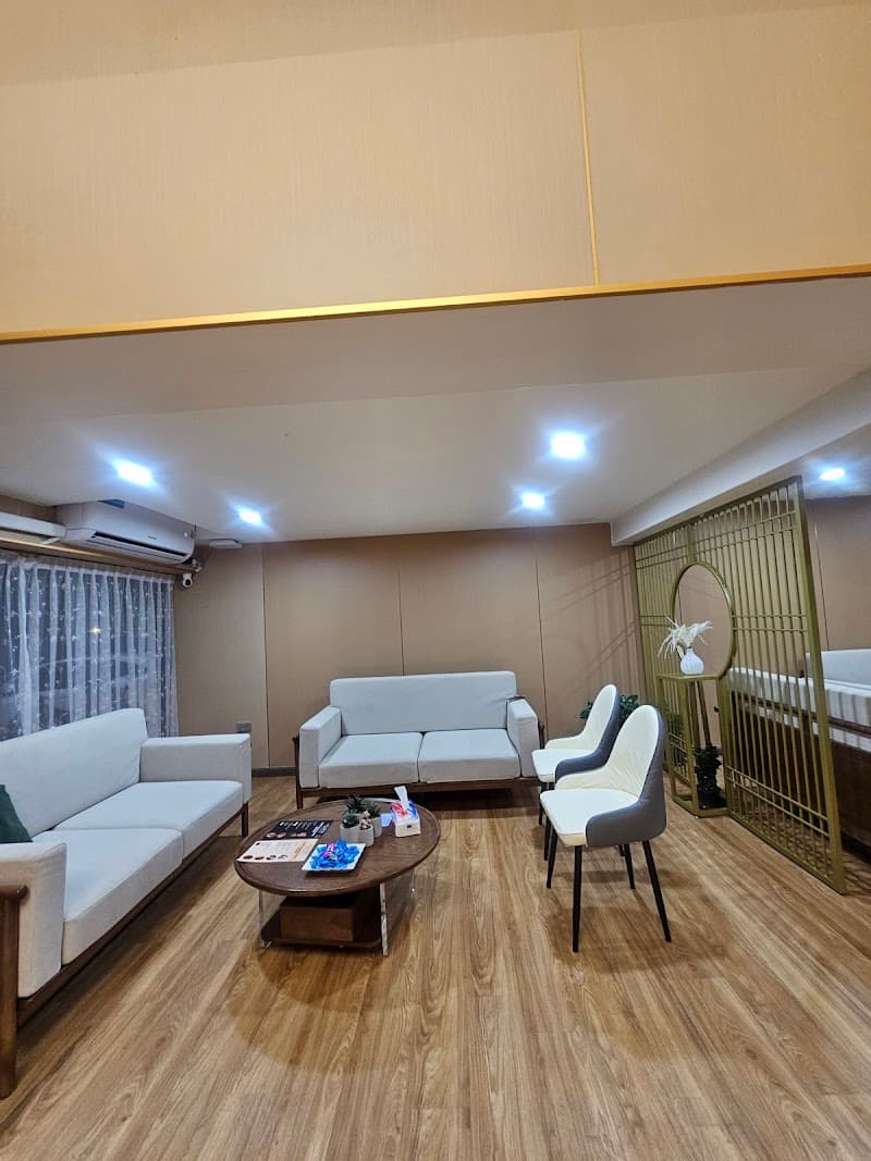 Shudee Hair Wash and Vietnamese Style Head Massage Hair Spa and Glass Skin Bangkok photo