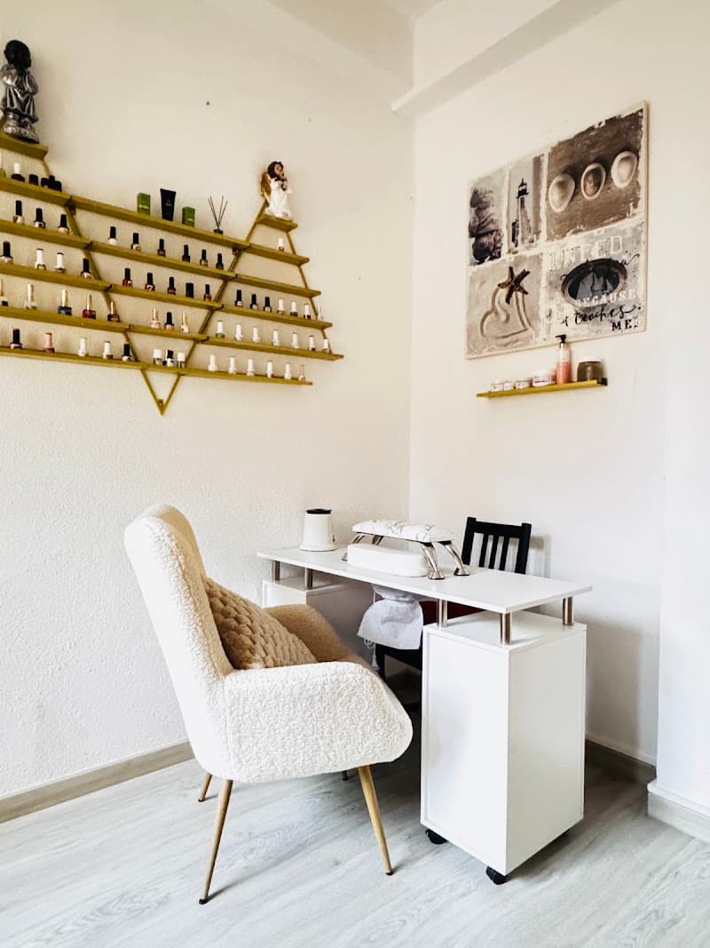 Silhueta Jovial Amadora photo