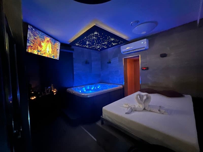 Soukromá vířivka se saunou Praha photo