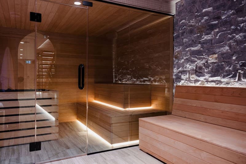 Spa Carré Saint-Louis Montreal photo