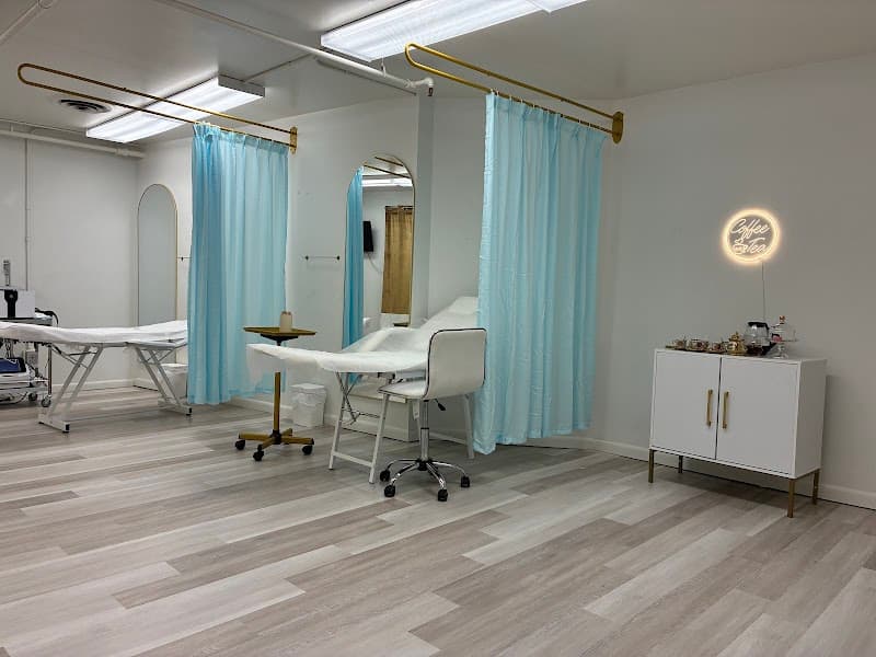 Spa Mania Laurel photo
