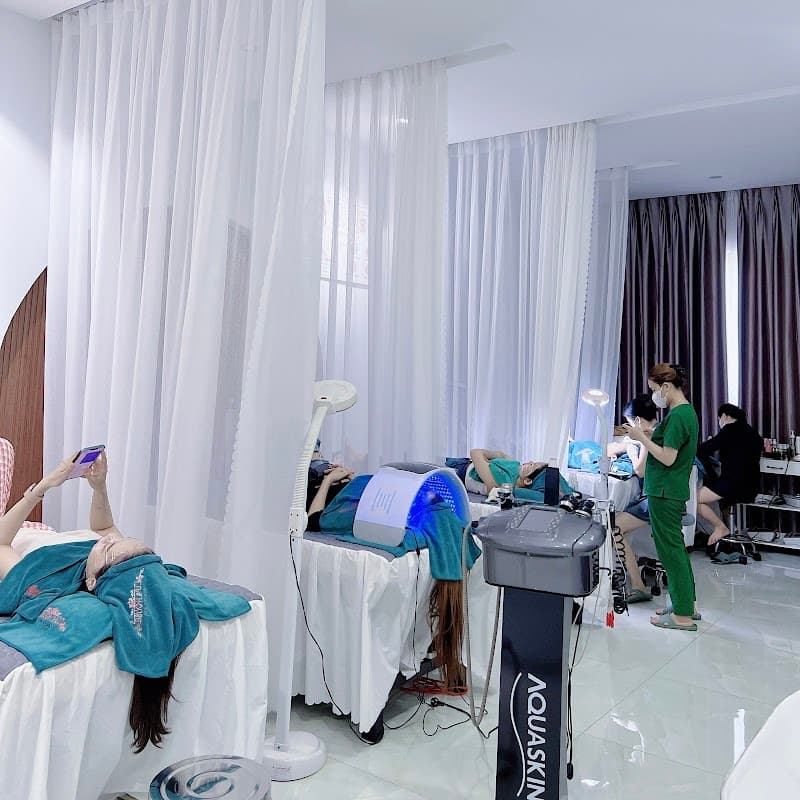 Spa Nặn Mụn - Không Sưng Liên Chiểu Lu's House Beauty & Academy Quận Liên Chiểu photo
