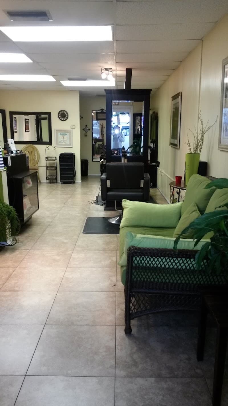 Spindrift Classic Salon Holly Hill photo