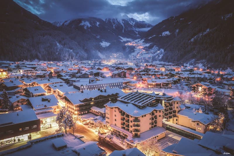 Sport & Spa Hotel Strass Mayrhofen photo