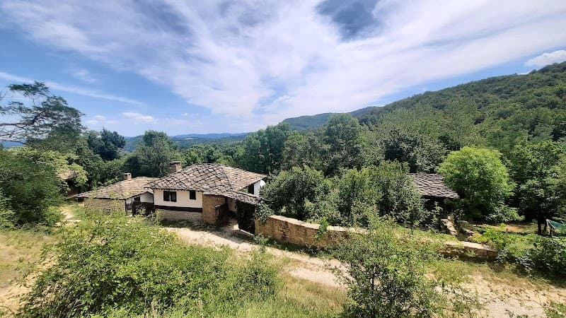 Sredishte Vedi Makrina Gabrovo photo