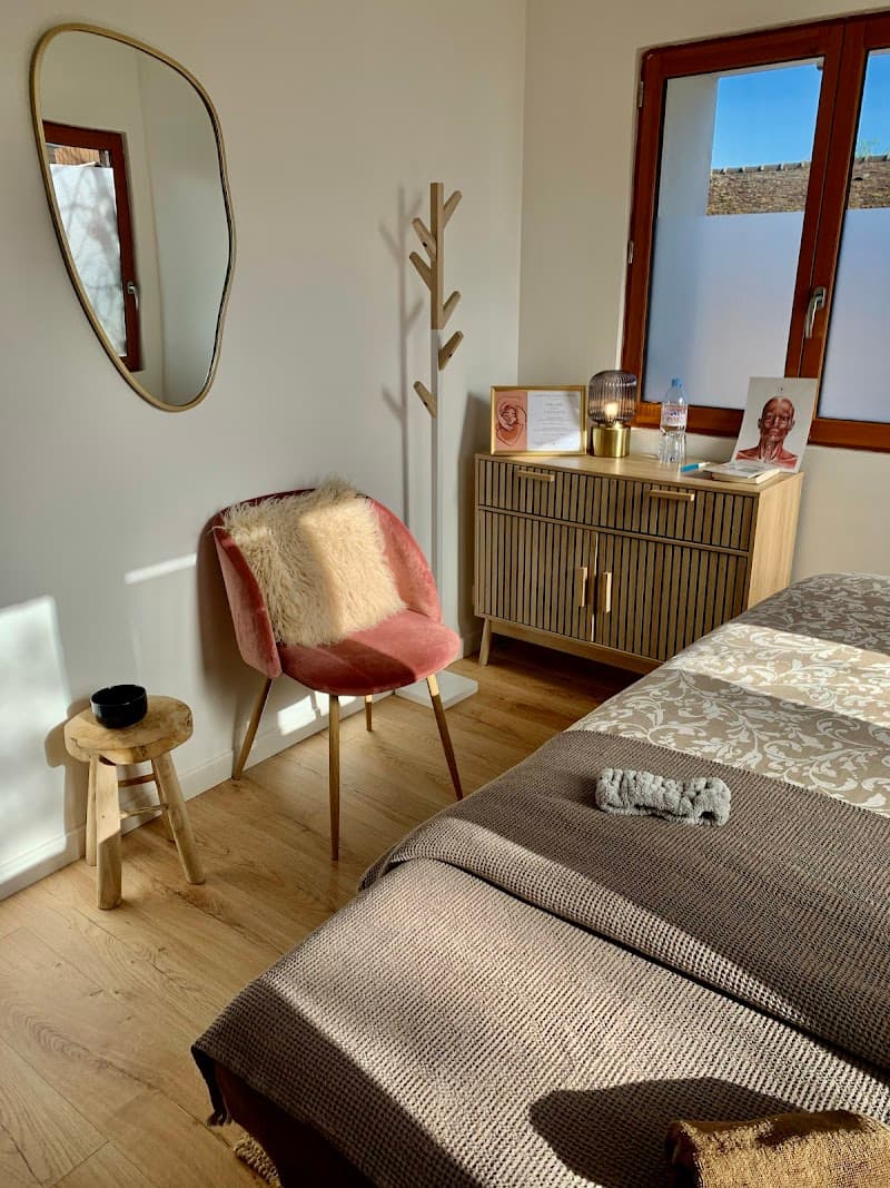 Sylvie Facialiste - Massage Kobido - Beauté Holistique - Soins du visage - bien-être - lifting naturel Seine-Port photo