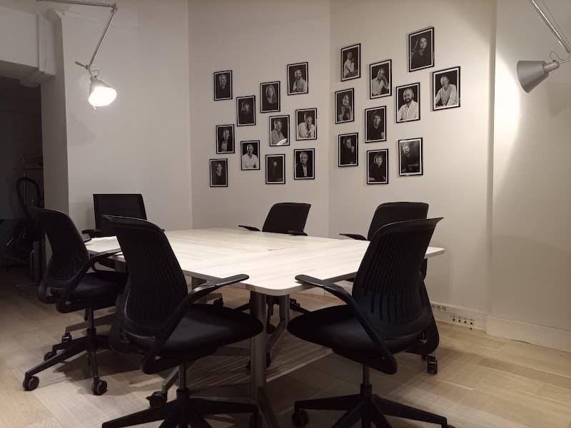 Symbiosis Paris photo