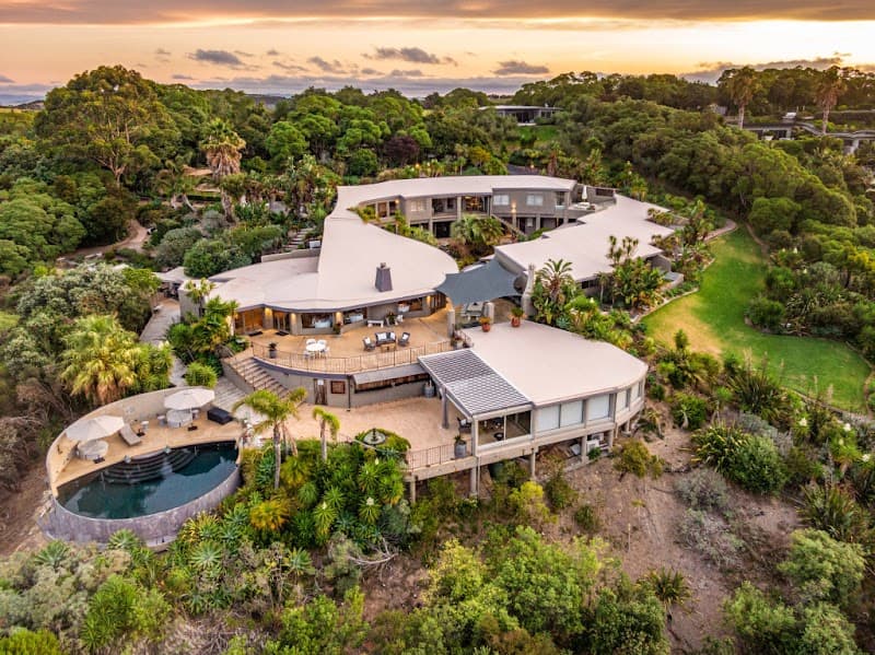 Tarltons Lodge Ocean View & Private Spa Luxury Rooms Auckland photo