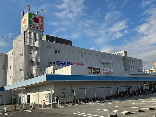 Temomiya. Kobayashi Sakasegawa Store Takarazuka City photo