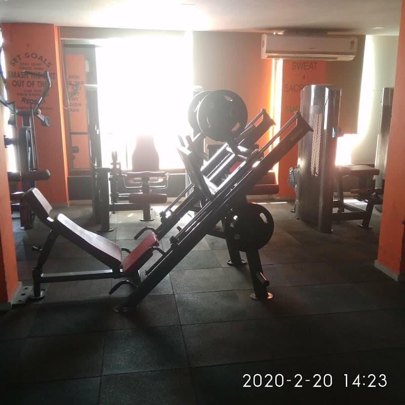 TEN11 Fitness Lounge Mundra photo