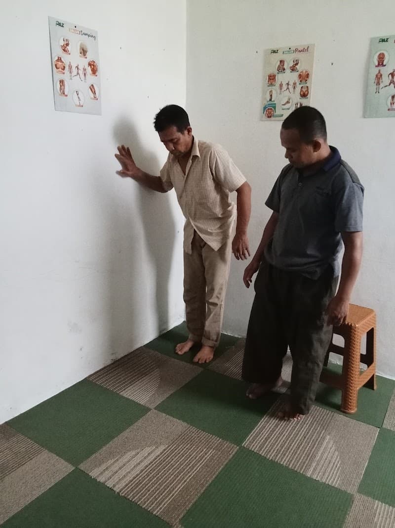 Terapi Bekam, pijat Refleksi, PAZ Padang 08116697733 photo