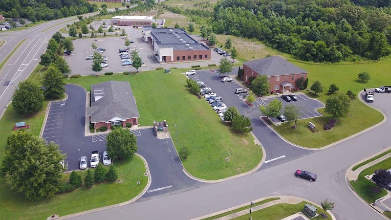 Tes Tips and Toes Mechanicsville photo