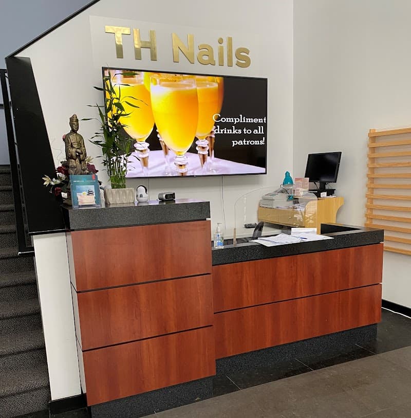 TH Nails & Day Spa USA Chesapeake photo