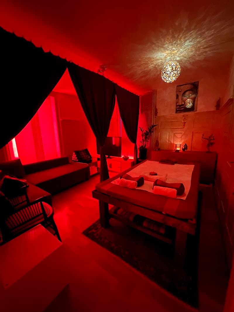 Thai Massage by Cherry Zug photo