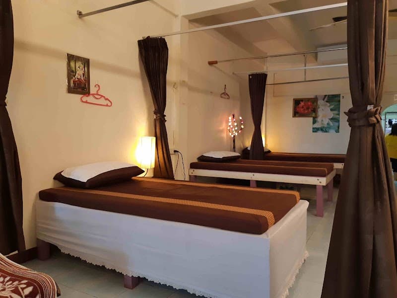 Thai massage by goodhealth Sathupradit 57 Bangkok photo