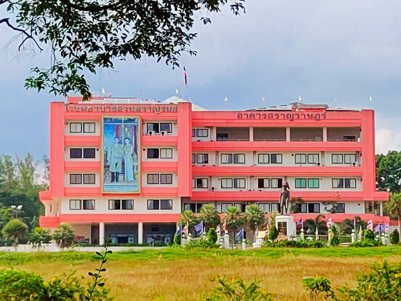 Thai Traditional Medicine, Suan Saranyrom Hospital Phun Phin photo
