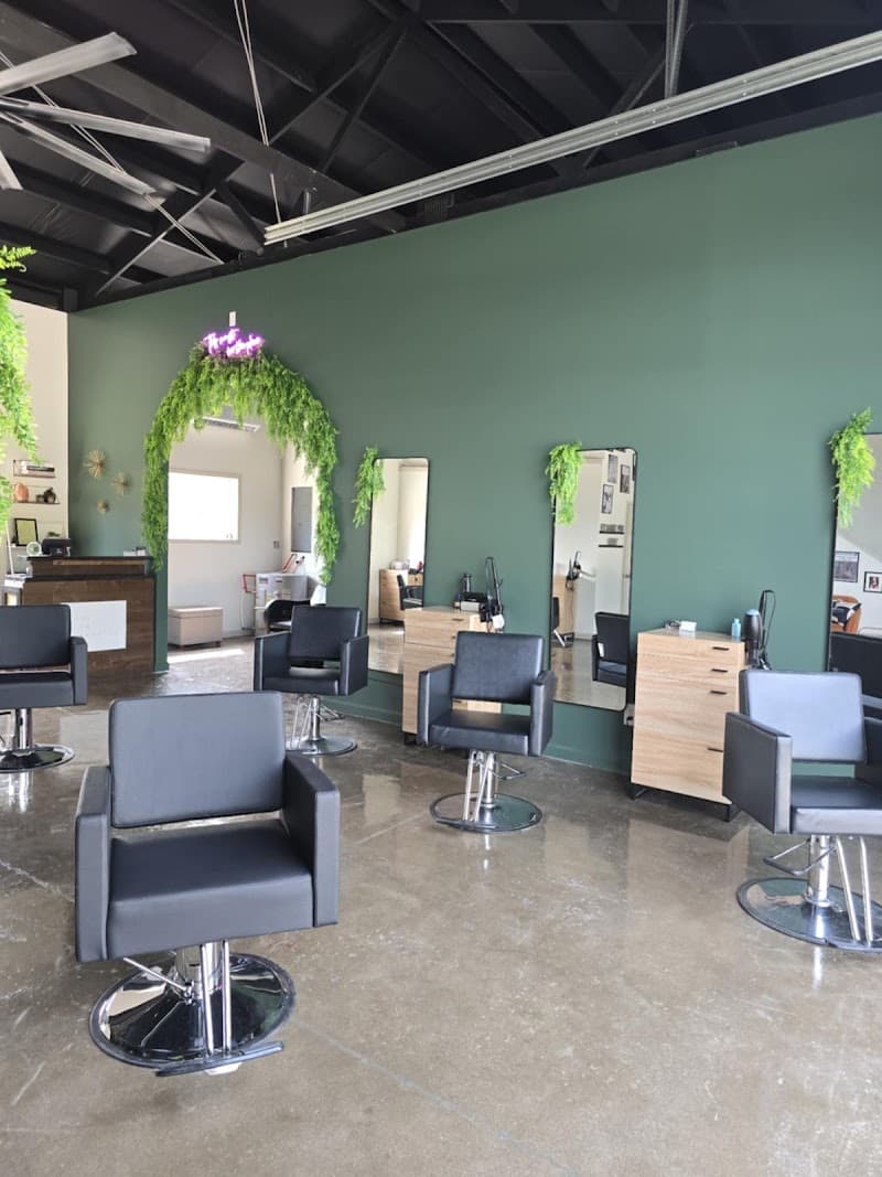 Thairapy Salon And Day Spa Elgin photo