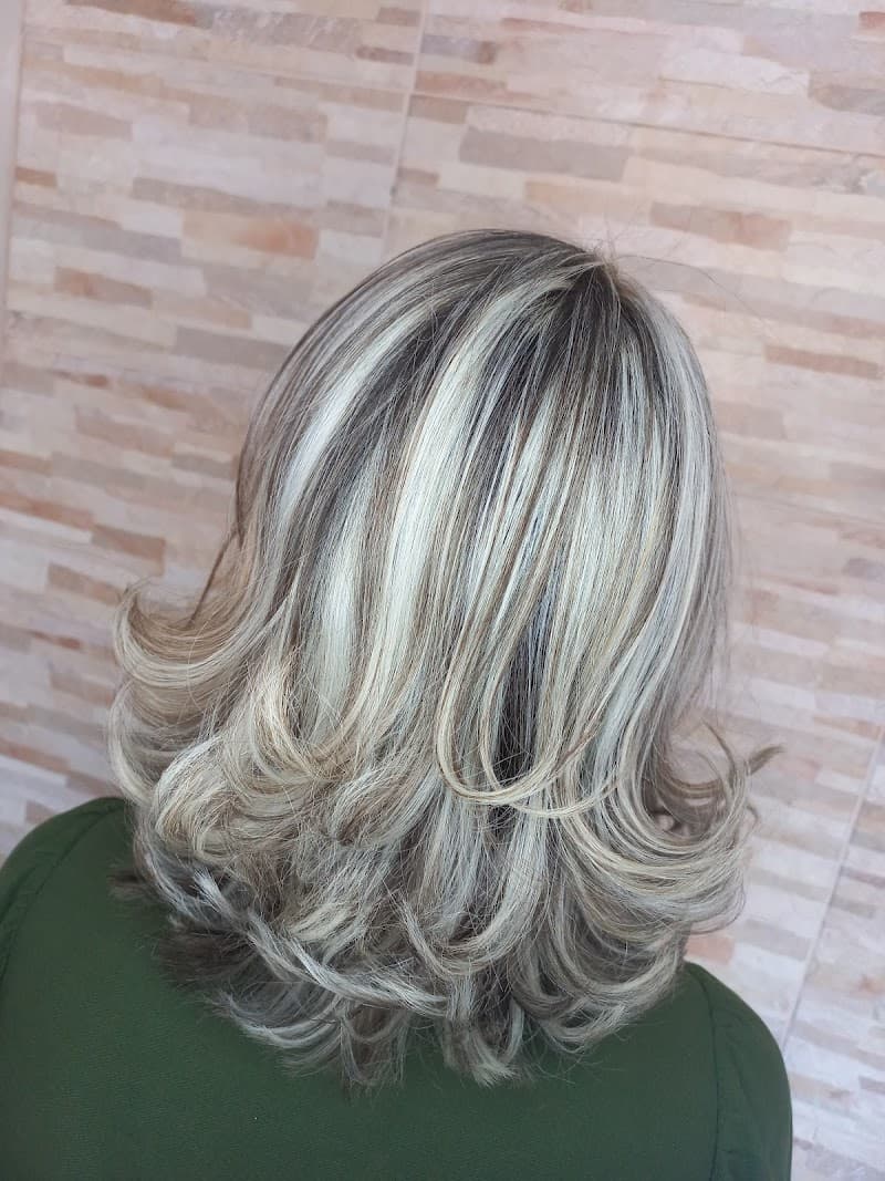 Thais Fahr cabeleireiros | Londrina PR photo