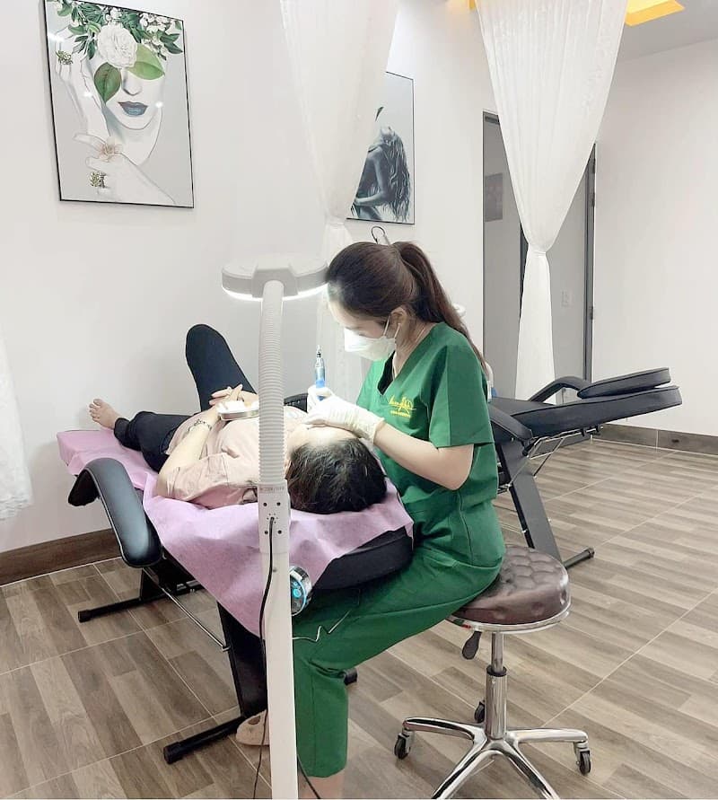 Thẩm Mỹ Phương Oanh Vinh photo