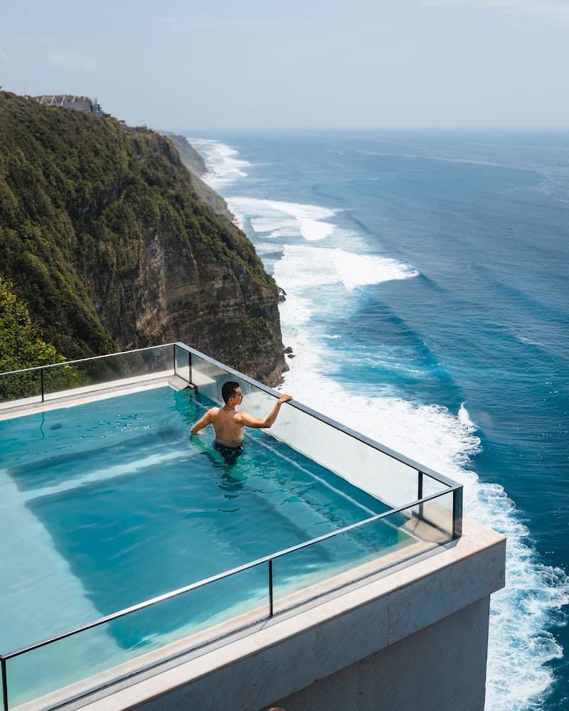 The edge Uluwatu photo
