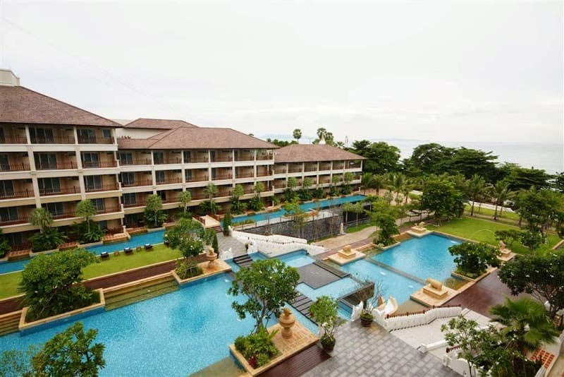 The Heritage Pattaya Beachfront Resort photo