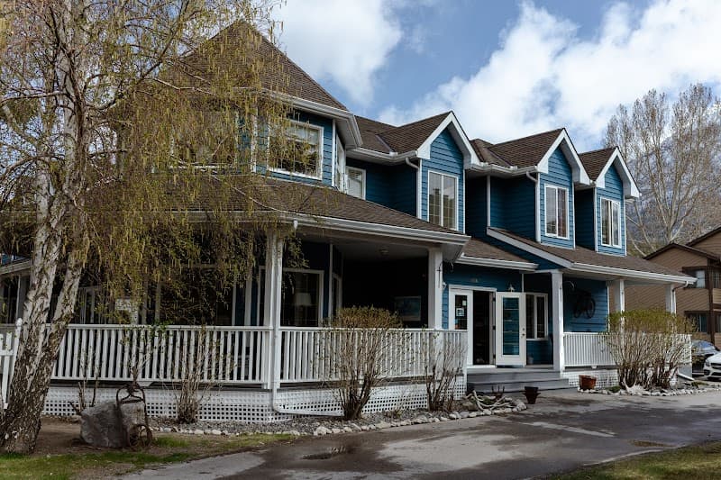 The Lady Macdonald Country Inn Banff photo