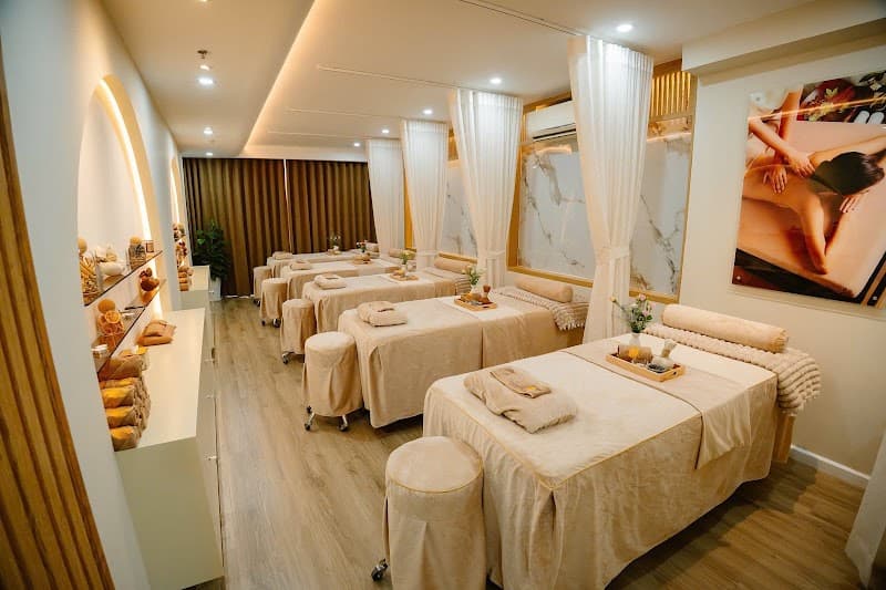 The Lin Beauty Center | Massage Foot | Nails | Hair Wash | Hair Care & Repair | Spa District 1 Quận 1 photo