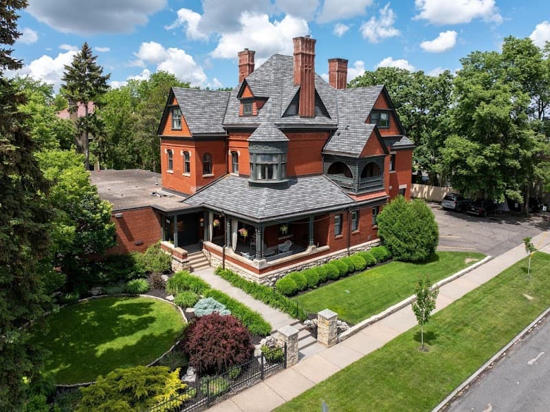 The New Victorian Mansion Bed & Breakfast Minneapolis photo