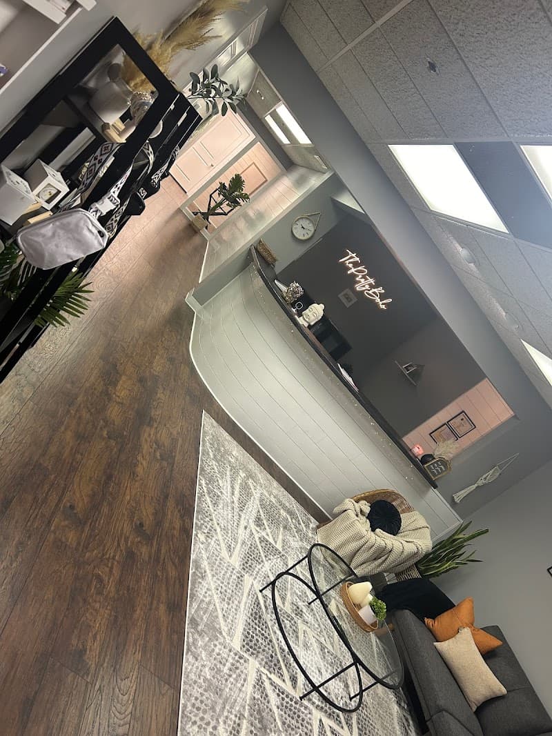 The Pretty Boho PMU Lincoln photo