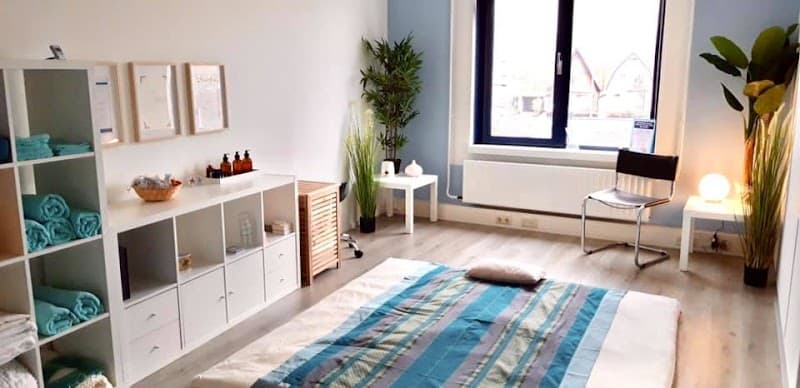 Therapeutische Massage, Shiatsu en Thai Yoga praktijk Tina Venter Leeuwarden photo
