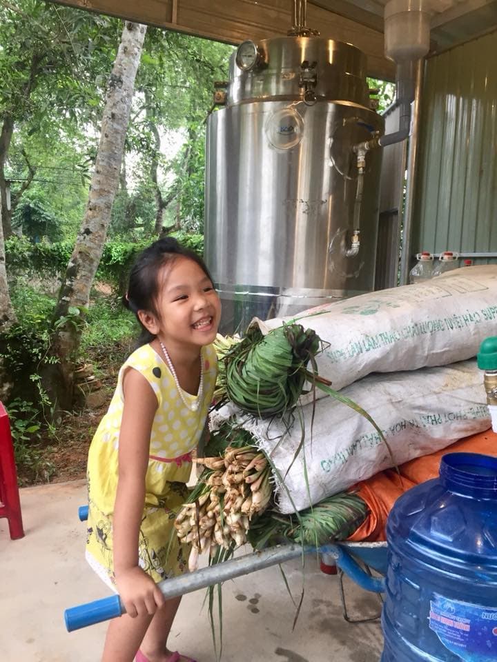 Tinh dầu sả O Măng - Huế photo