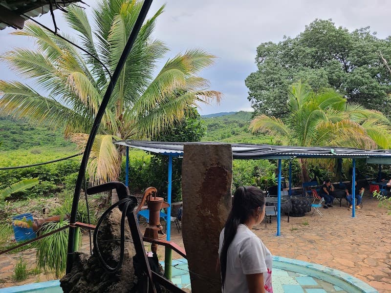 Tipitarillo. Balneario Los Picapiedra Ario photo