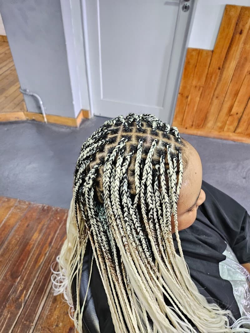 Top to Toe therapy J House of Health and Beauty Nigel photo