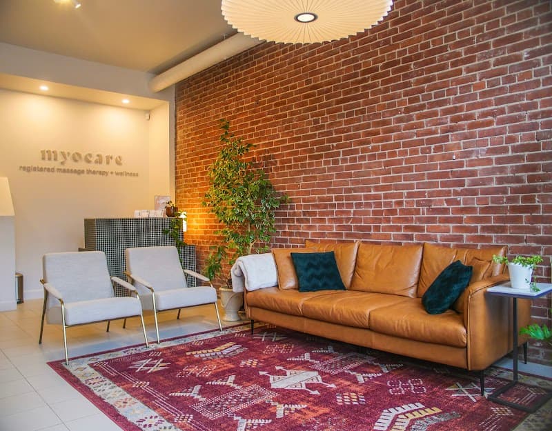 Toronto Registered Massage Therapist photo